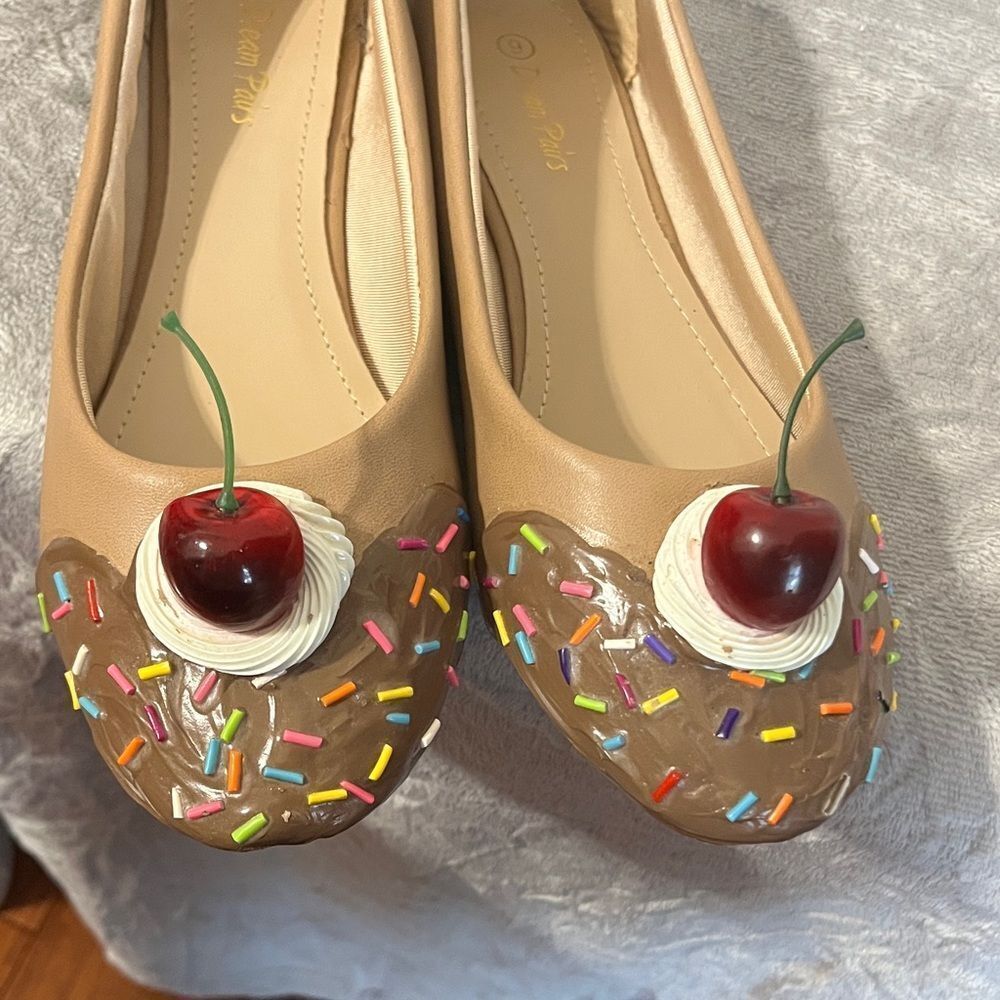 NWOB Dream Pairs Handcrafted Cherry Ice Cream Sundae Flats size 9 - Picture 9 of 9